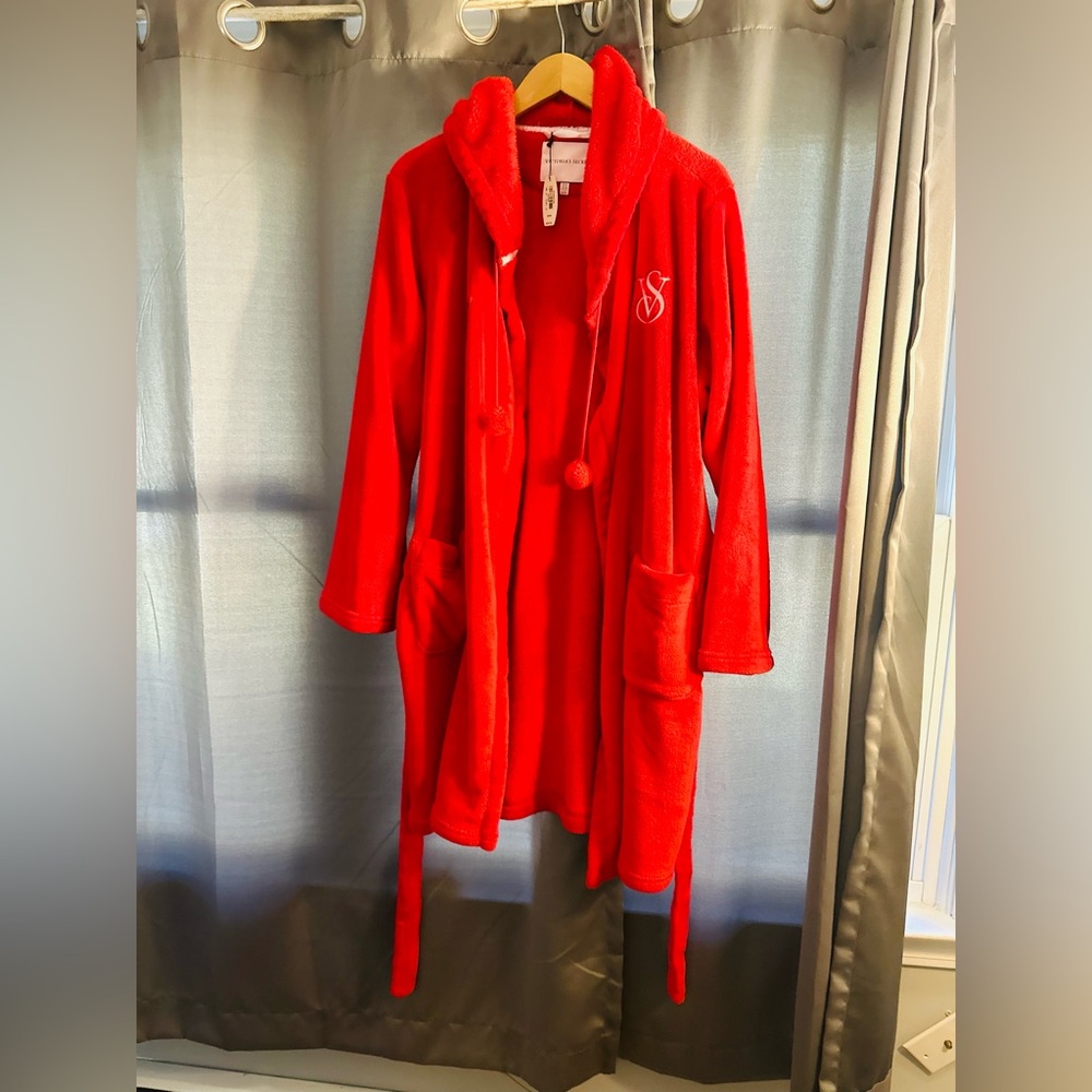 NWT Red Victoria secret hooded bath robe medium